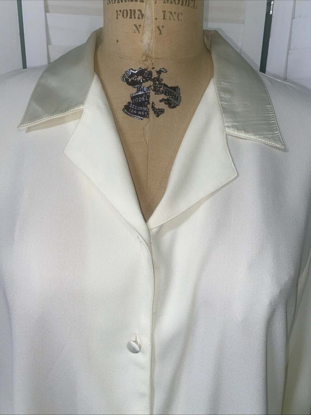 90s Jaclyn Smith Women's Cream Button Front Long Sleeve Shirt Sz 14 Large Career